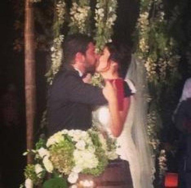 İrem Derici Rıza Esendemir'le evlendi