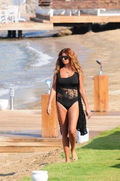 Süreyya Yalçın otomobiliyle çita gezdirdi