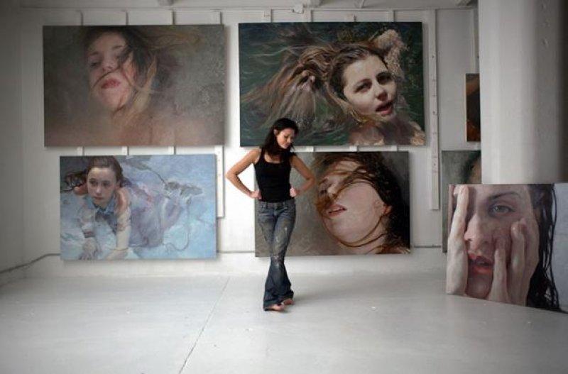 Alyssa Monks'un  fotoğraf gibi çizimleri 