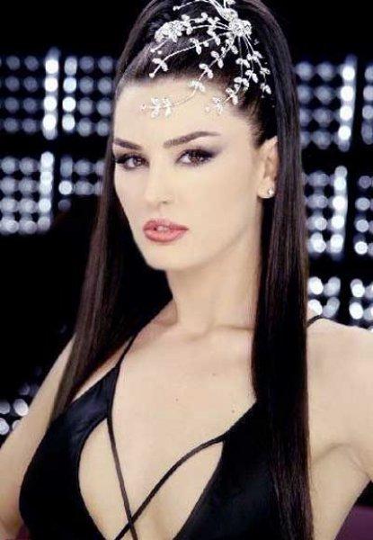 Aysu Baceoğlu yürek hoplattı