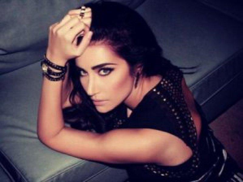 Sıla mankenlere taş çıkardı