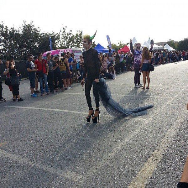 Lady Gaga konserinde hayranları da ilginç giyindi