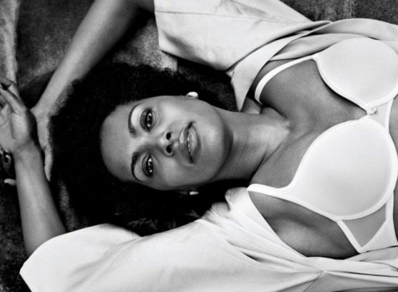 Çekim  için ünlü mankenler yerine kendi müşterileri poz verdi