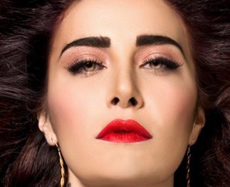 Sıla mankenlere taş çıkardı