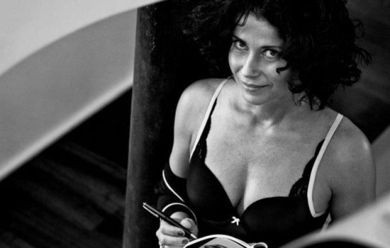 Çekim  için ünlü mankenler yerine kendi müşterileri poz verdi