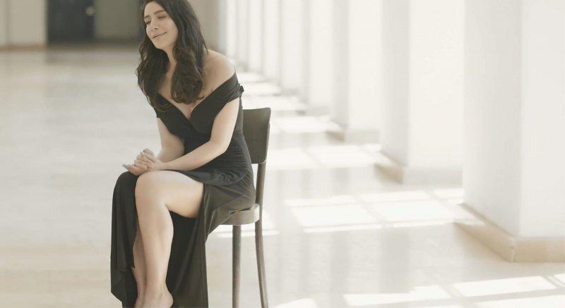 Sıla mankenlere taş çıkardı