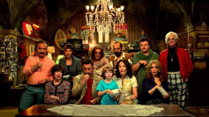 Cem Yılmaz yemek yediği kadınları tanımadı