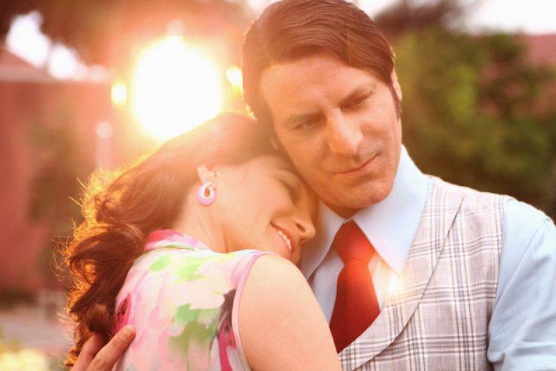 Cem Yılmaz yemek yediği kadınları tanımadı