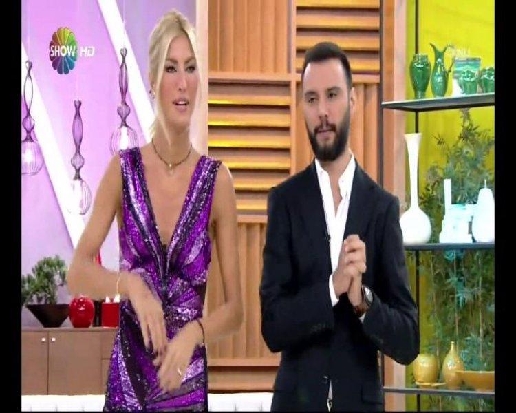 Çağla Şikel'in canlı yayında göğsü açıldı