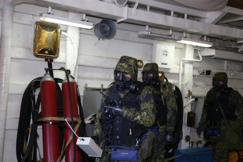 SAT komandolarından güç gösterisi