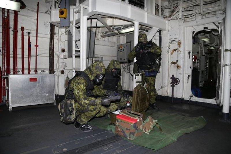 SAT komandolarından güç gösterisi