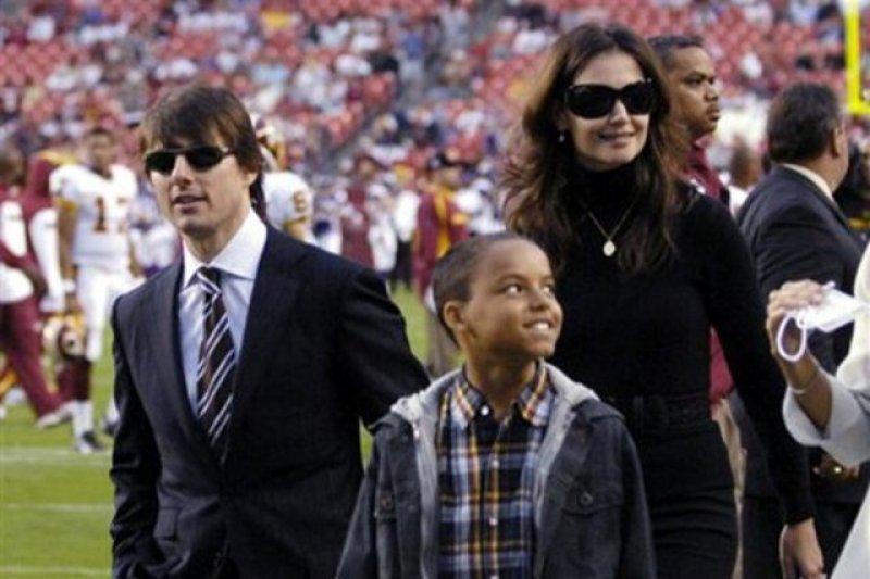 Tom Cruise'un evlatlık oğlu Connor Cruise dinini arıyor