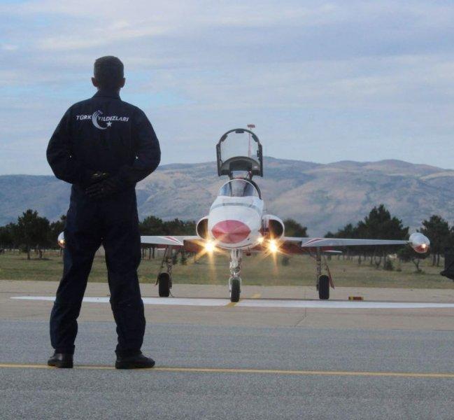 Eskişehir'de Türk Yıldızları ve SOLOTÜRK gösterisi