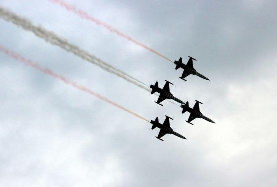 Eskişehir'de Türk Yıldızları ve SOLOTÜRK gösterisi