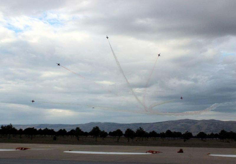 Eskişehir'de Türk Yıldızları ve SOLOTÜRK gösterisi