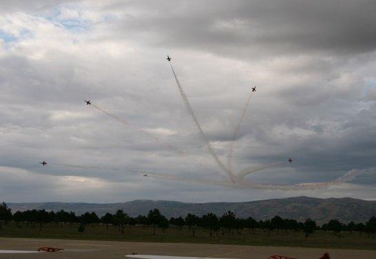 Eskişehir'de Türk Yıldızları ve SOLOTÜRK gösterisi