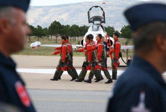 Eskişehir'de Türk Yıldızları ve SOLOTÜRK gösterisi