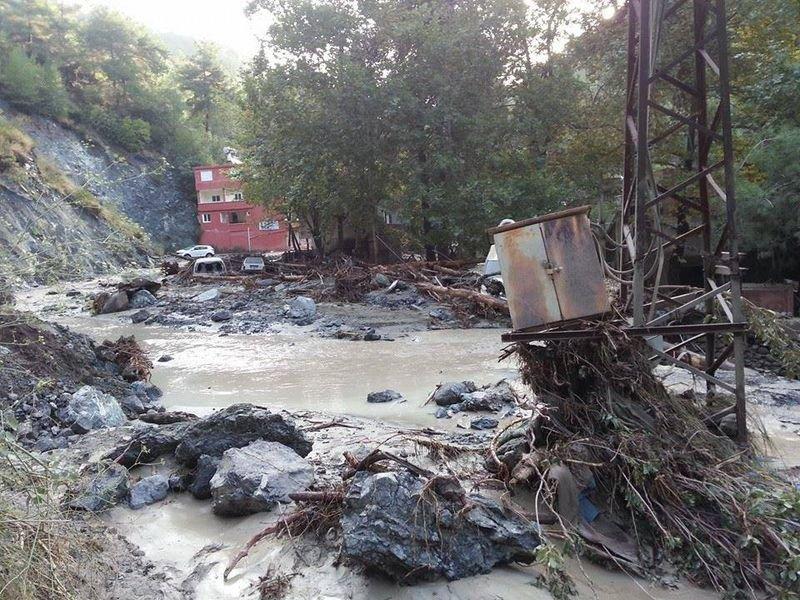 Hatay'ın Erzin ilçesi sele teslim oldu 