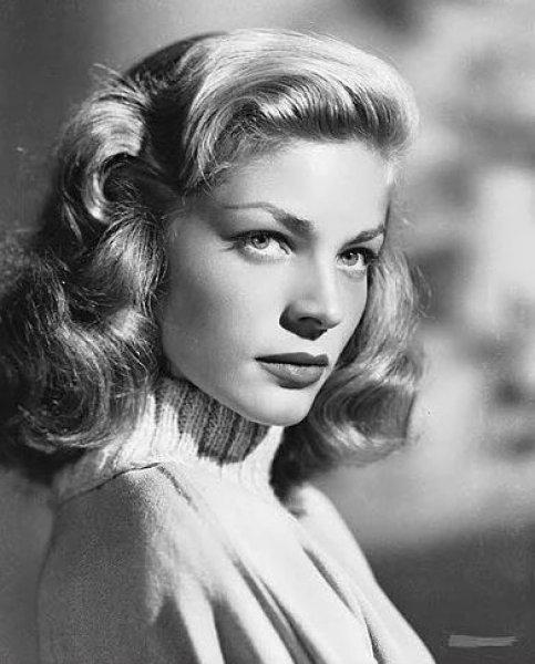 Kaşlarıyla fark yaratan ünlü isimler