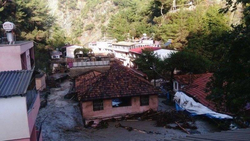Hatay'ın Erzin ilçesi sele teslim oldu 