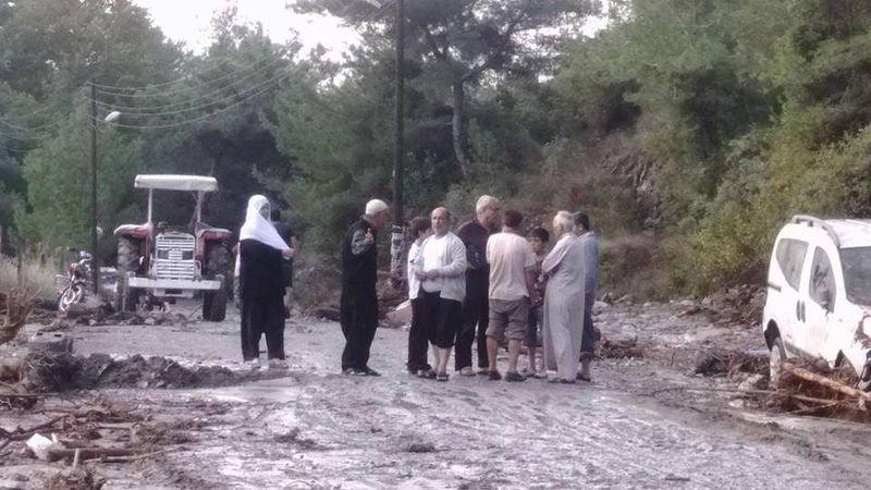 Hatay'ın Erzin ilçesi sele teslim oldu 