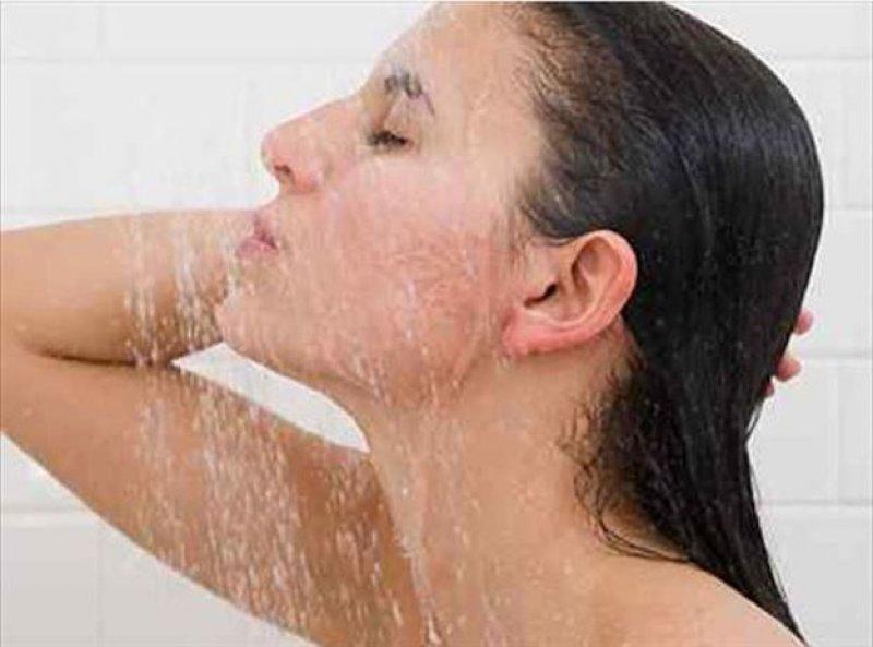 Soğuk duş almanın bilinmeyen 10 faydası