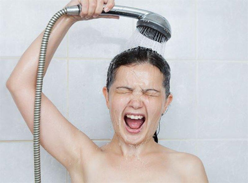 Soğuk duş almanın bilinmeyen 10 faydası