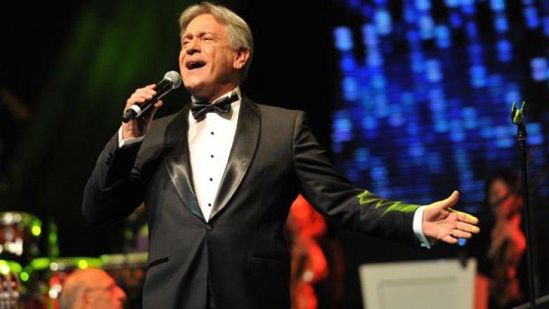 Neco sanat hayatının 50. yılını kutladı