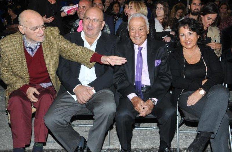 Neco sanat hayatının 50. yılını kutladı