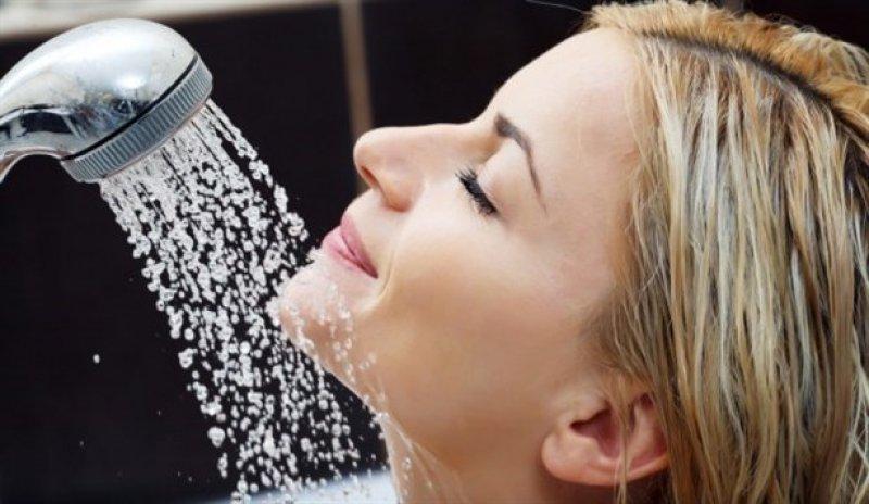 Soğuk duş almanın bilinmeyen 10 faydası