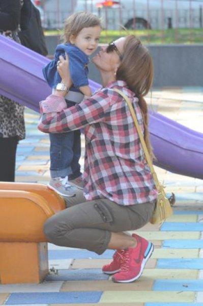 Ebru Akel doğumdan sonra 12 kilo verdi