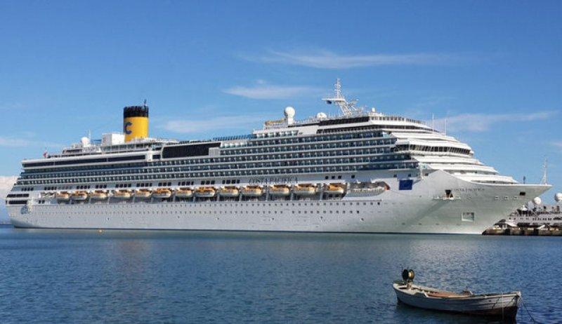 Dünyanın en büyük ve en eski cruise gemisi İstanbul'da