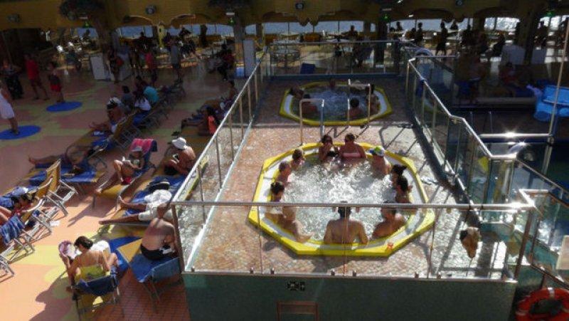 Dünyanın en büyük ve en eski cruise gemisi İstanbul'da