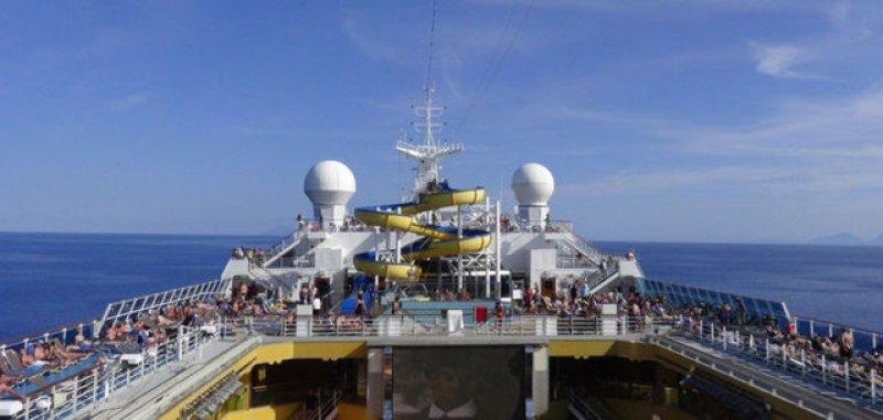 Dünyanın en büyük ve en eski cruise gemisi İstanbul'da