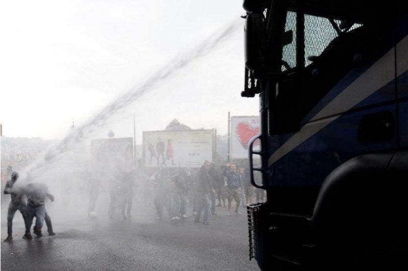 İtalya'da kemer sıkma eylemi