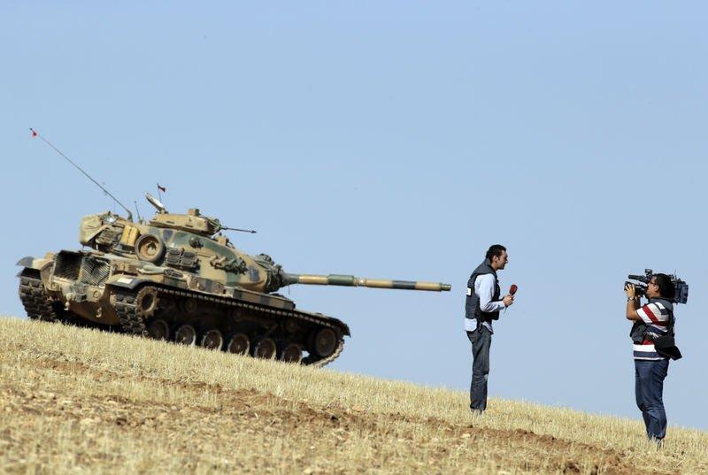 Kobani sınırına tank yığınağı