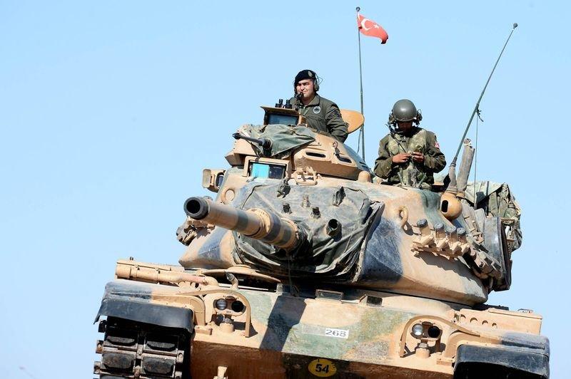 Kobani sınırına tank yığınağı