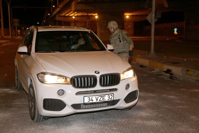 Asker Diyarbakır sokaklarında asayiş sağladı