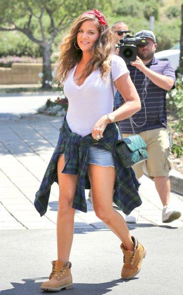 Khloe Kardashian ablasına rakip oldu