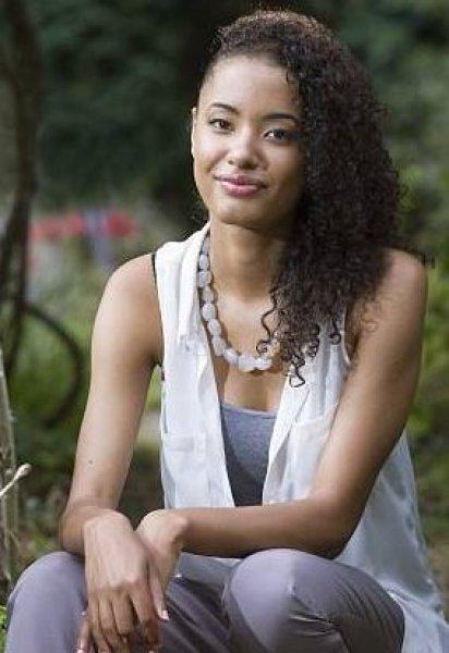 Ayesha Jones imkansızı başardı