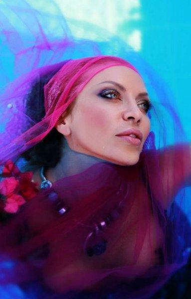 Başarılı manken Olga Fabrikova güzelliğiyle dikkat çekiyor