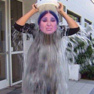  Sosyal medyada Nur Yerlitaş capsleri