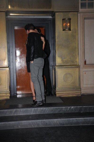 Yolanthe yengeden Kıvanç'a sıcak uğurlama