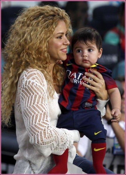 Shakira'nın oğlu Milan babası Gerard Pique'nin izinde