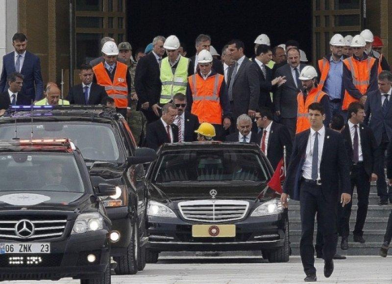 Erdoğan'dan Başbakanlık binasına ziyaret