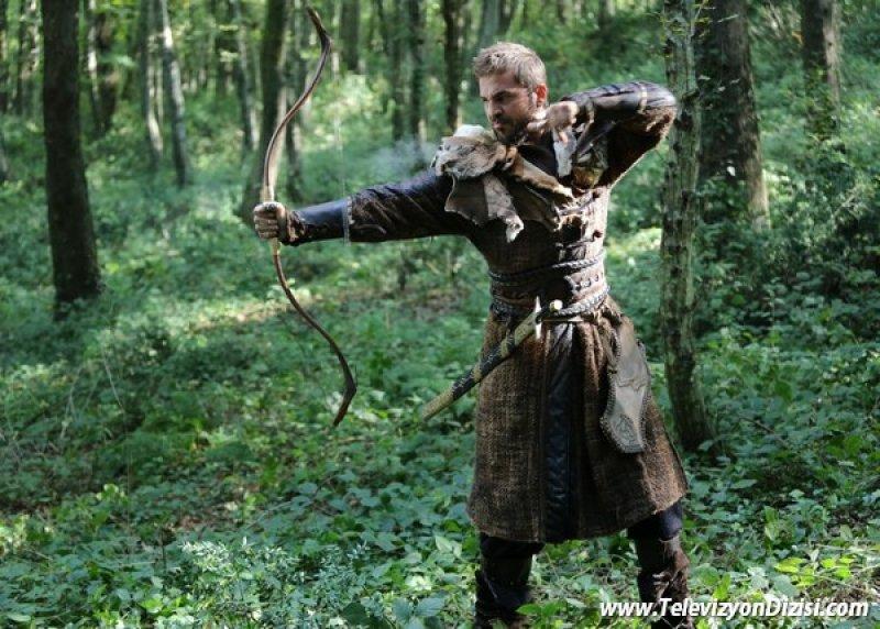 Engin Altan Düzyatan'ın yeni dizisi Direniş'ten ilk kareler 