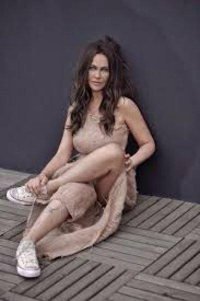 Hülya Avşar Şamdan Dergisi için kamera karşısına geçti