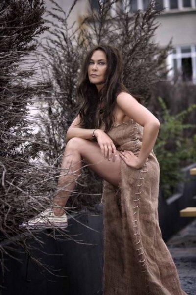 Hülya Avşar Şamdan Dergisi için kamera karşısına geçti