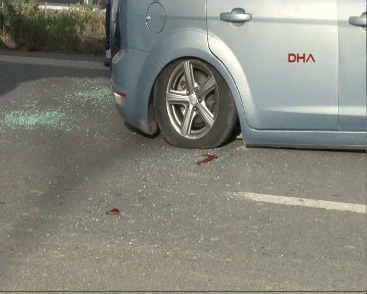 Boğaziçi Köprüsü'ne çıkan yolda vinç devrildi