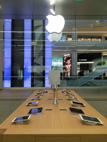Türkiye'nin ikinci Apple Store'u açıldı